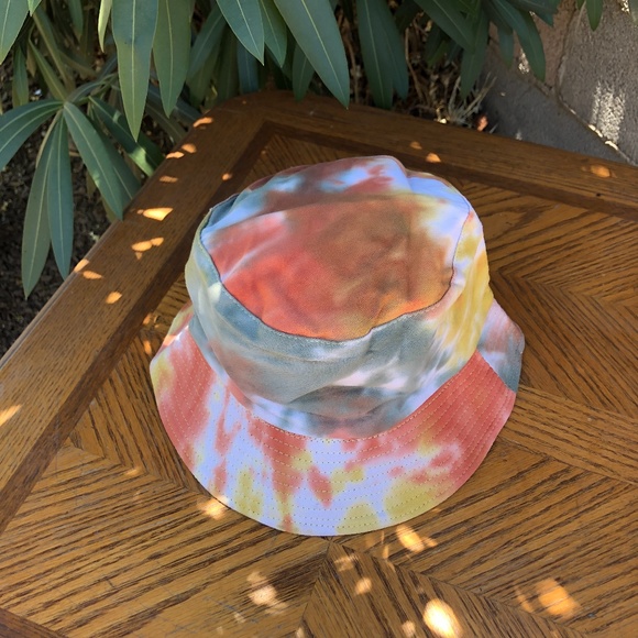 RESTOCK 🚨 Rincon Reversible Tie Dye Bucket Hat - Picture 8 of 13